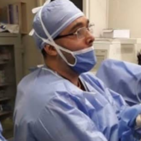 Dr. Marcos Izuncar